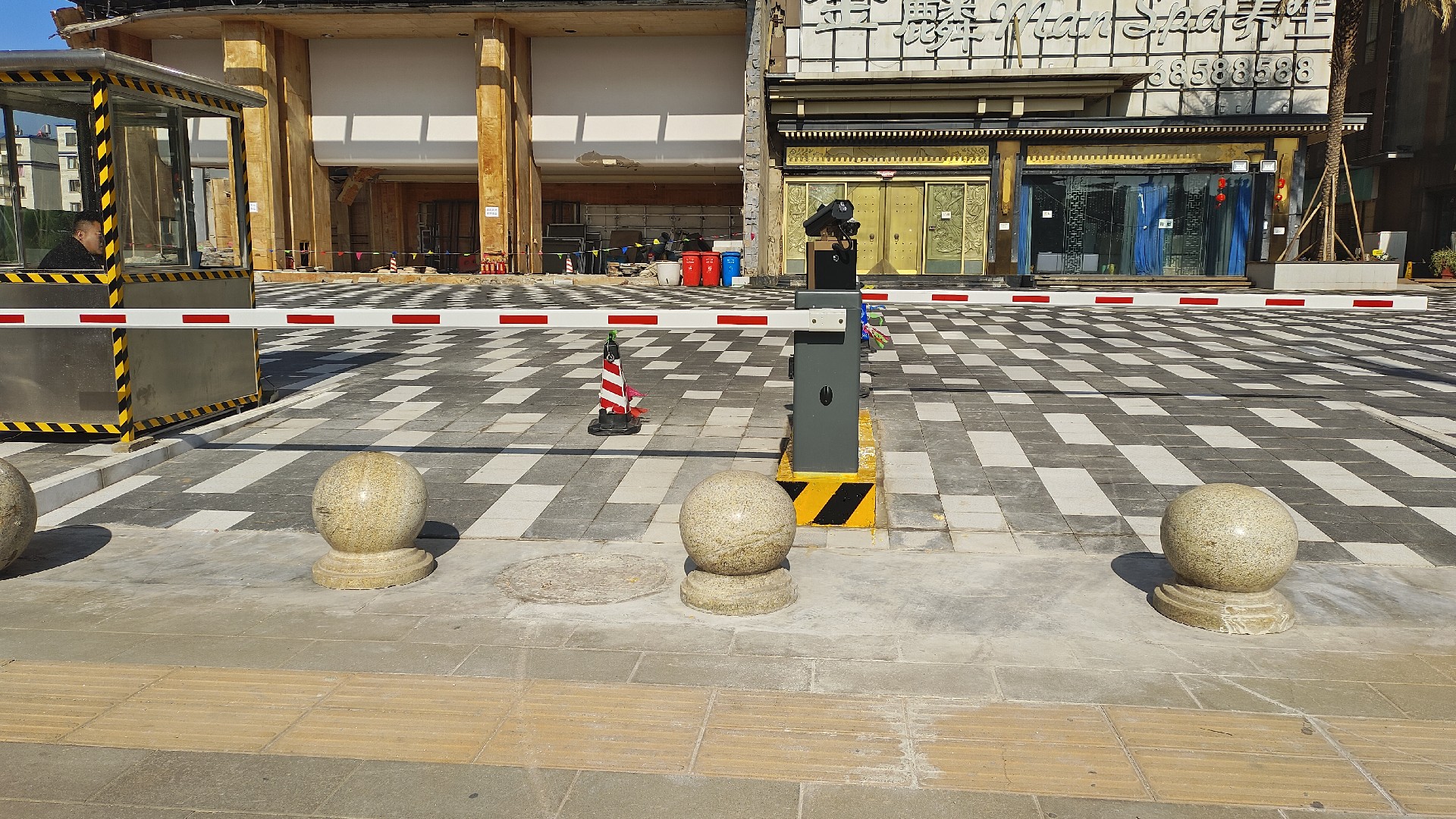 中央金座前广场车牌识别系统